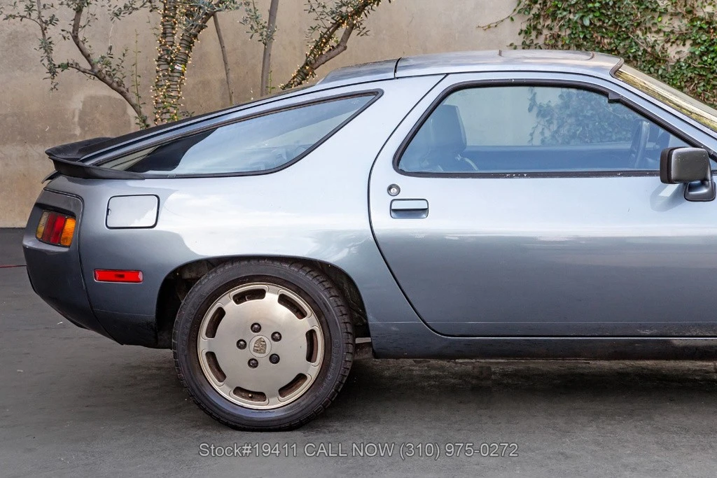 1984 Porsche 928 S - Image 11 of 12