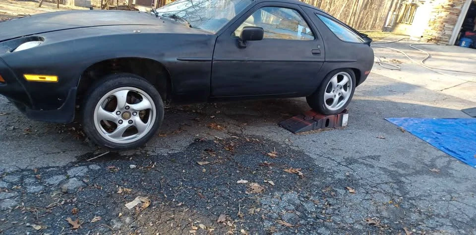 1984 Porsche 928 S - Image 2 of 7