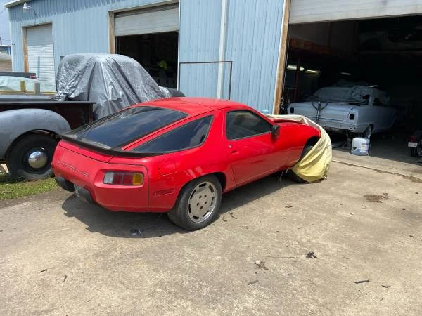 1984 Porsche 928 - Image 2 of 3