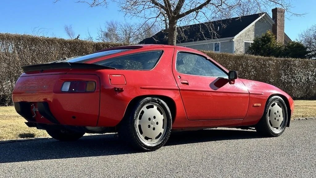 1984 Porsche 928 - Image 16 of 21
