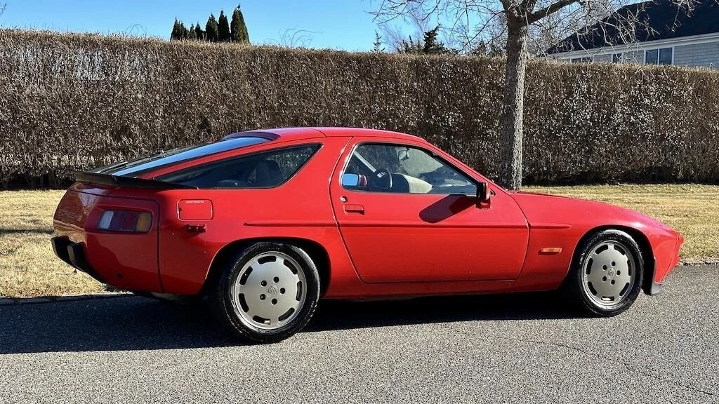 1984 Porsche 928 - Image 12 of 21