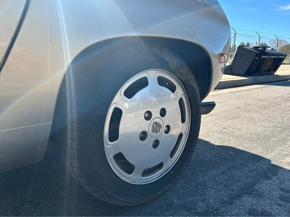 1984 Porsche 928 S - Image 6 of 9