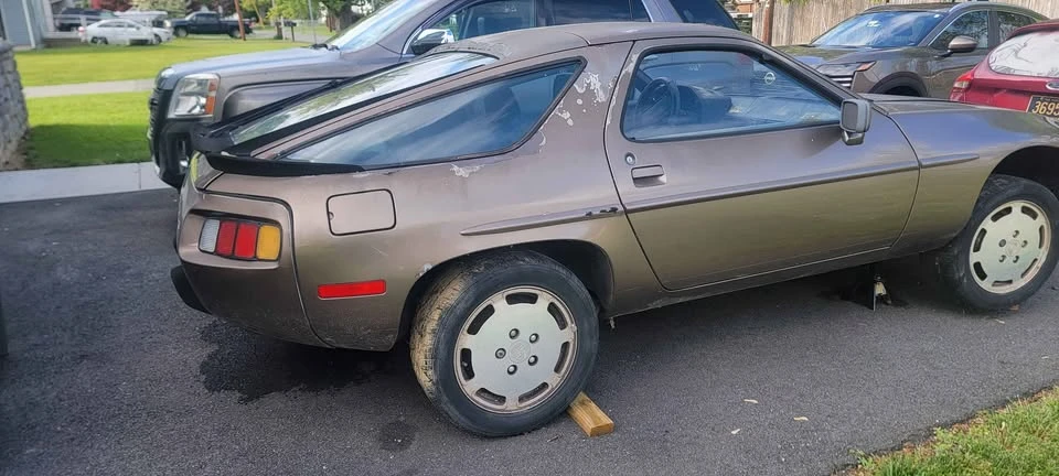 1984 Porsche 928 - Image 4 of 12