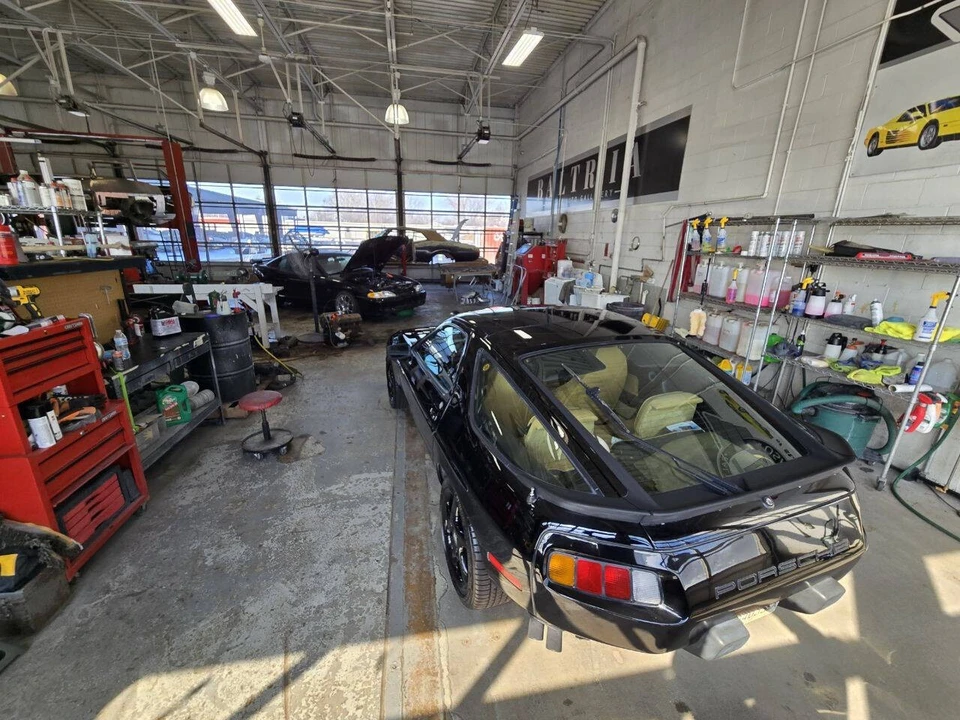 1984 Porsche 928 S - Image 7 of 12
