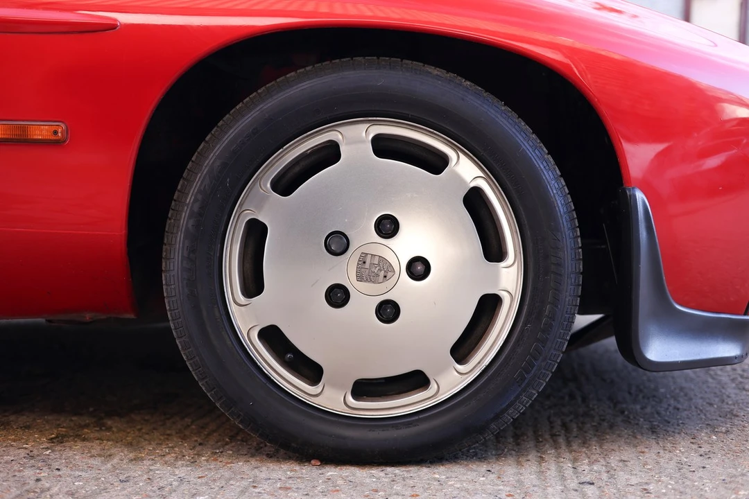 1984 Porsche 928 S - Image 23 of 30