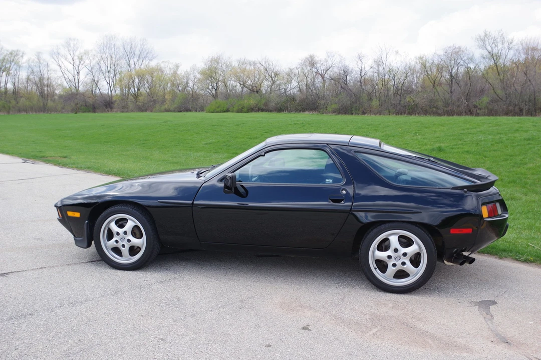 1984 Porsche 928 S - Image 7 of 31