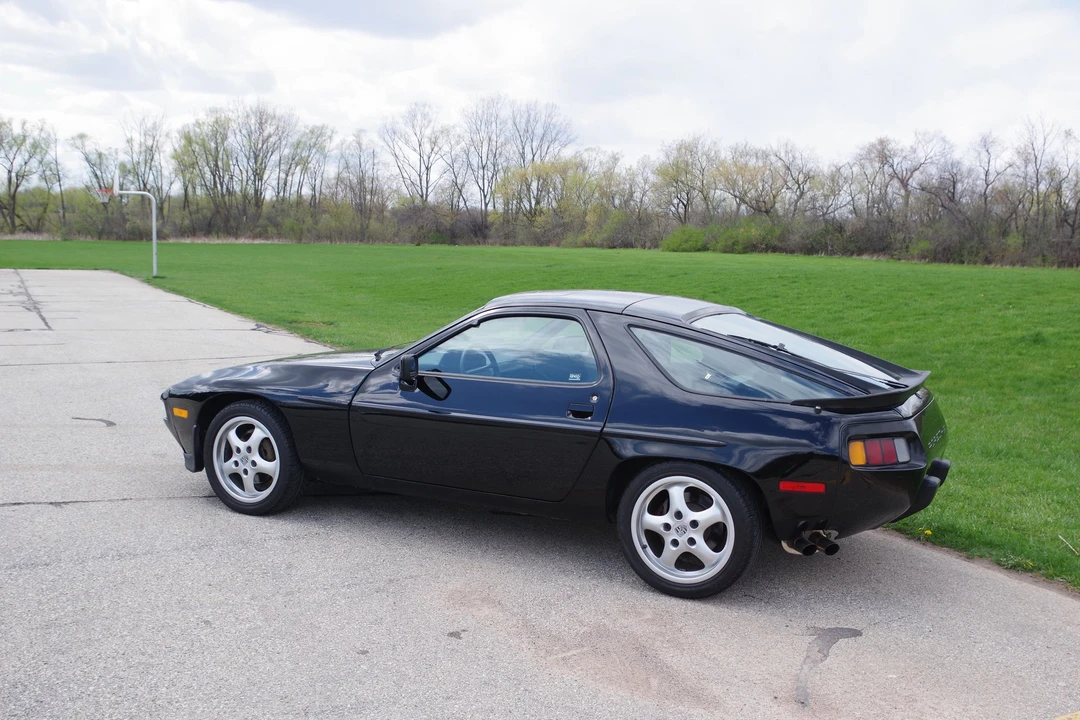 1984 Porsche 928 S - Image 8 of 31