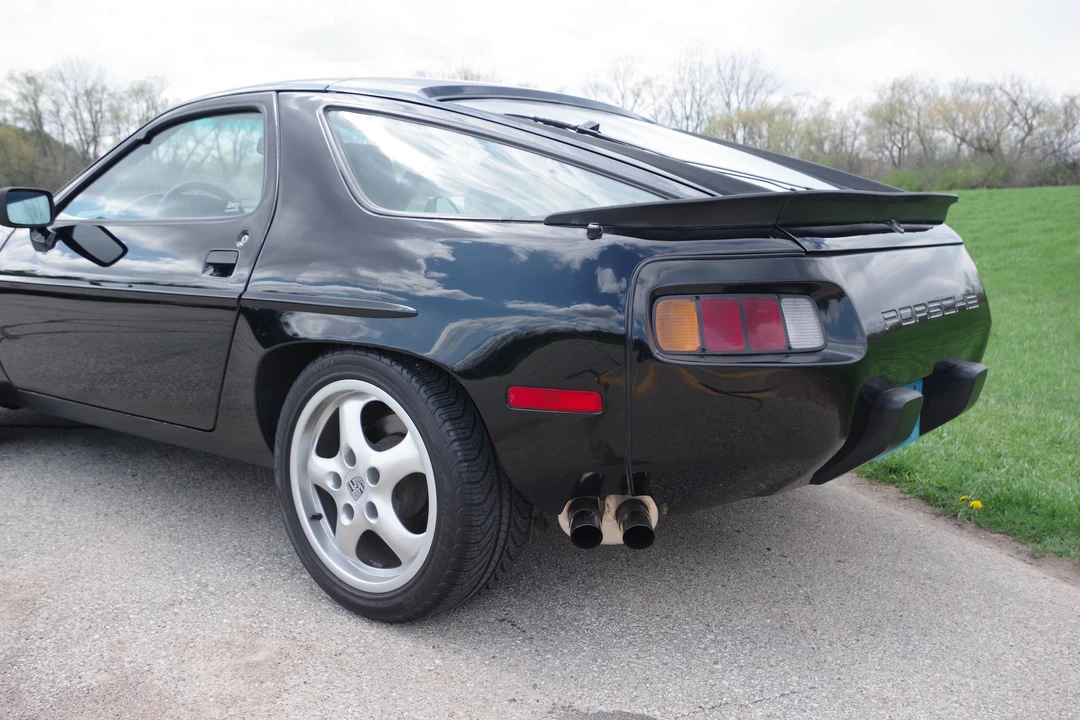 1984 Porsche 928 S - Image 9 of 31