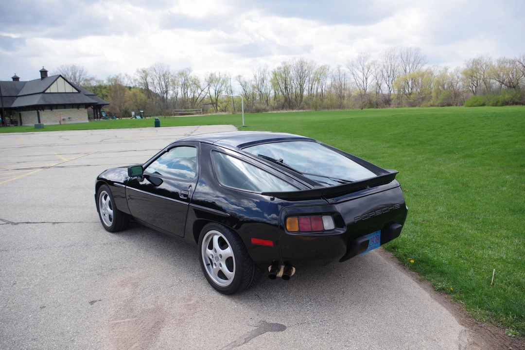 1984 Porsche 928 S - Image 10 of 31