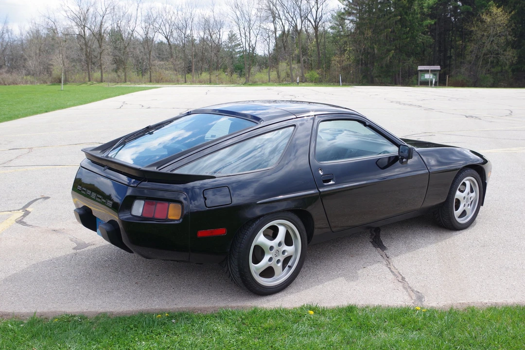 1984 Porsche 928 S - Image 13 of 31