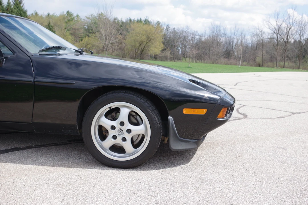 1984 Porsche 928 S - Image 19 of 31