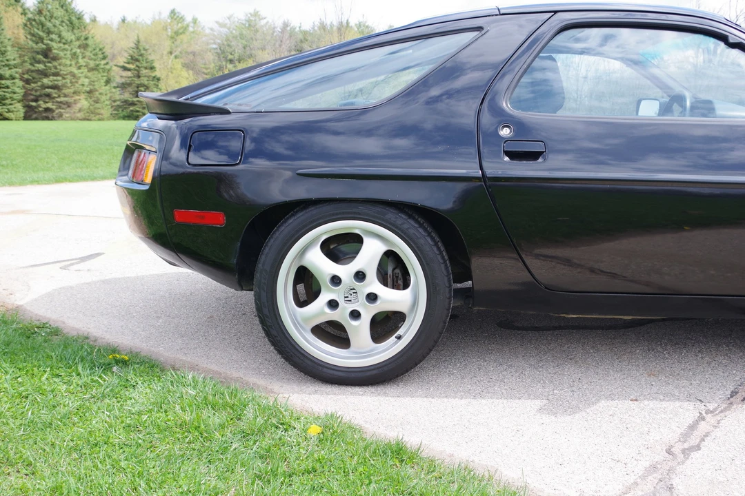 1984 Porsche 928 S - Image 20 of 31