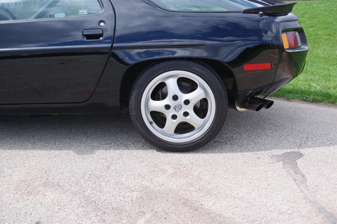 1984 Porsche 928 S - Image 21 of 31