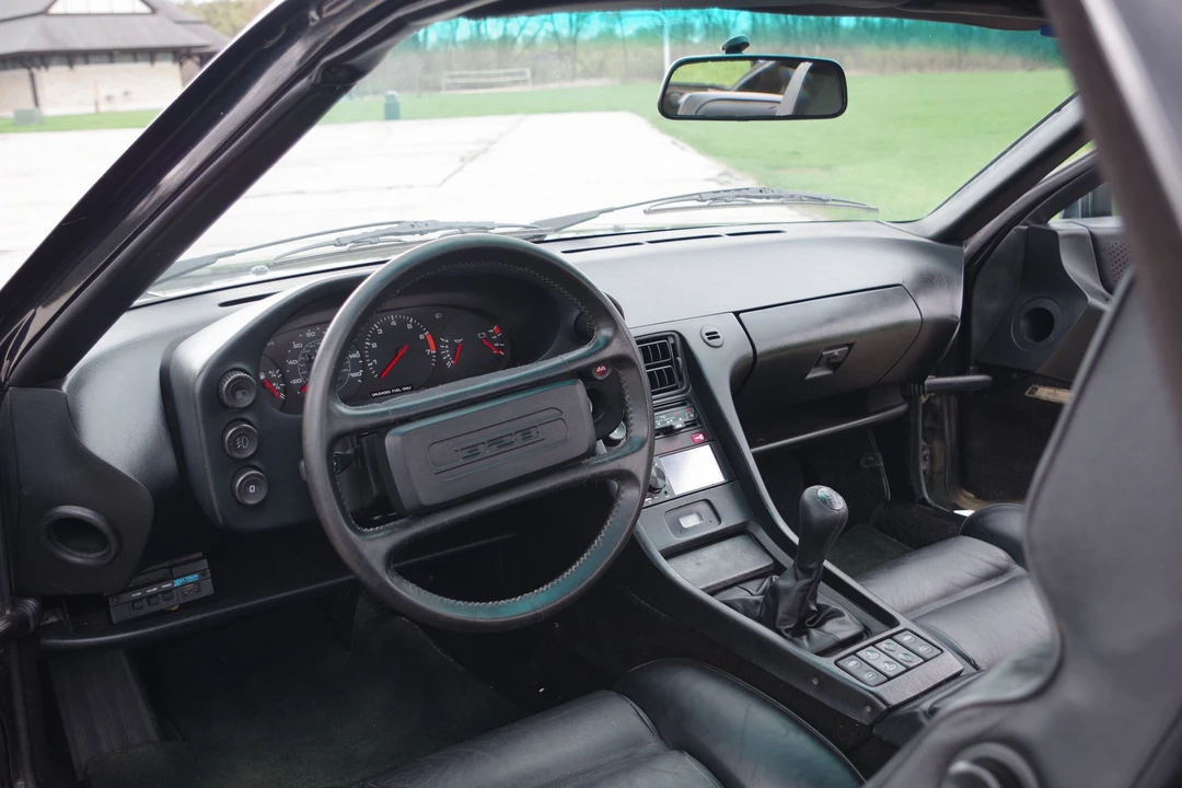1984 Porsche 928 S - Image 26 of 31