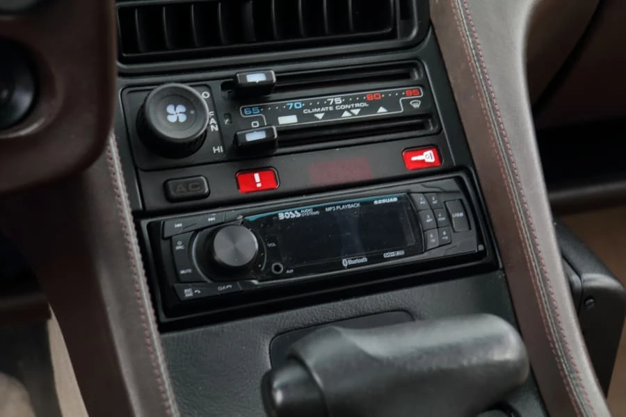 1984 Porsche 928 S - Image 11 of 23