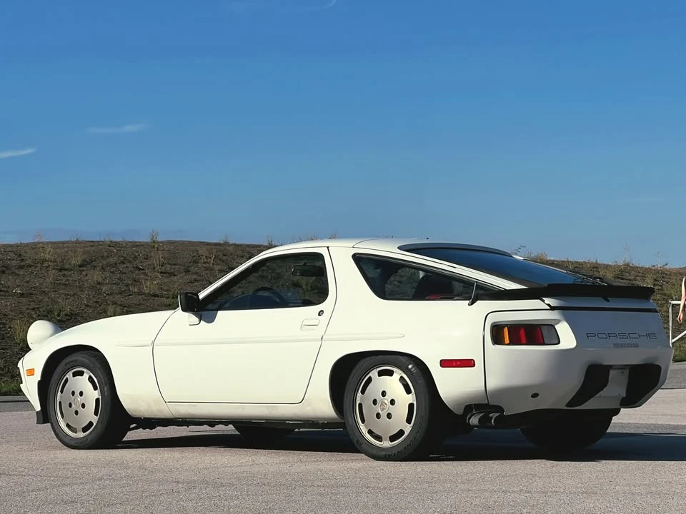 1984 Porsche 928 S - Image 5 of 18