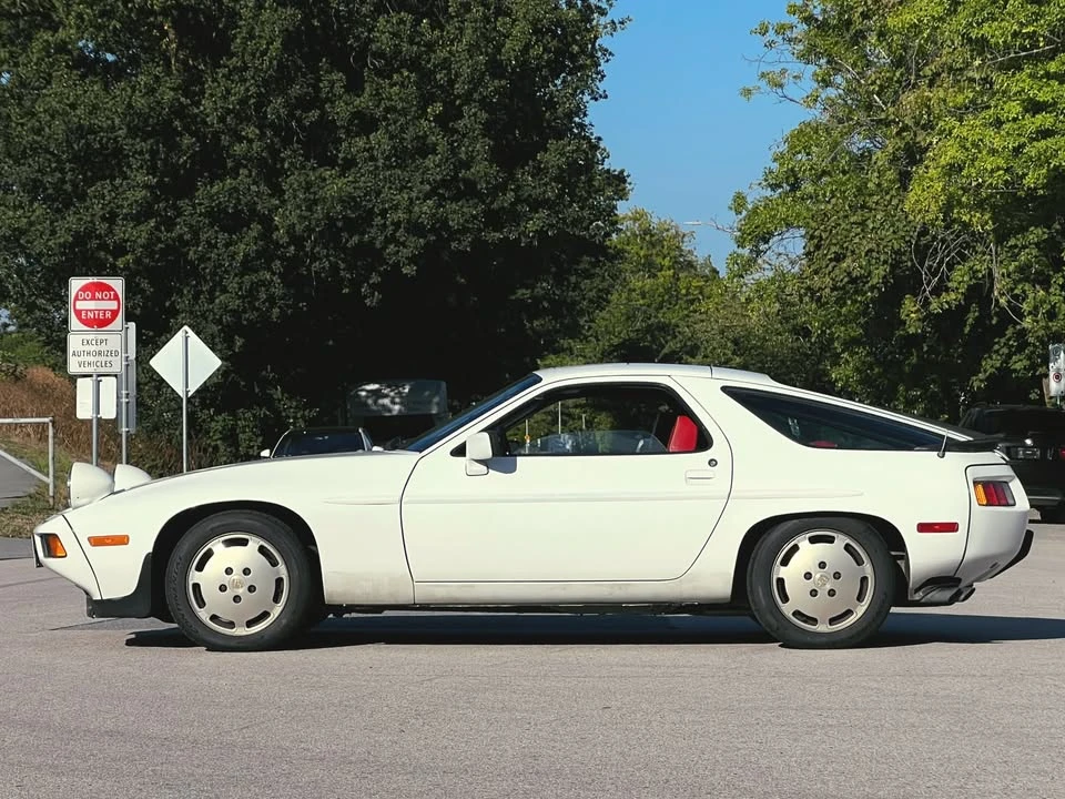 1984 Porsche 928 S - Image 4 of 18