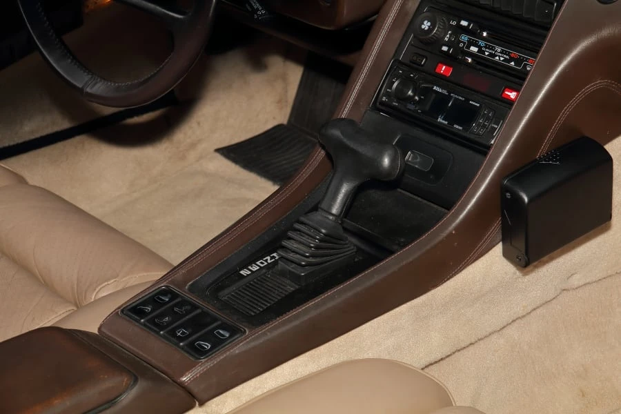 1984 Porsche 928 S - Image 16 of 24
