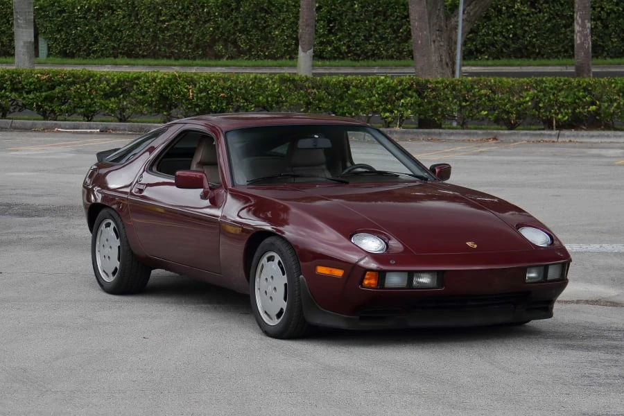 1984 Porsche 928 S - Image 9 of 24