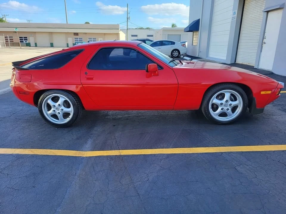 1984 Porsche 928 S - Image 3 of 28
