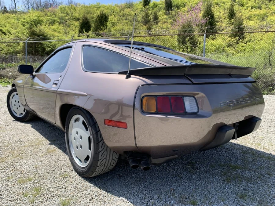 1984 Porsche 928 S - Image 8 of 12