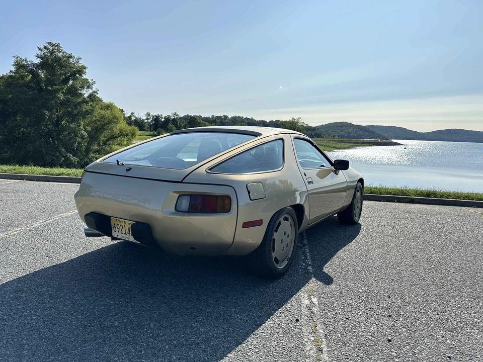 1984 Porsche 928 S - Image 13 of 31