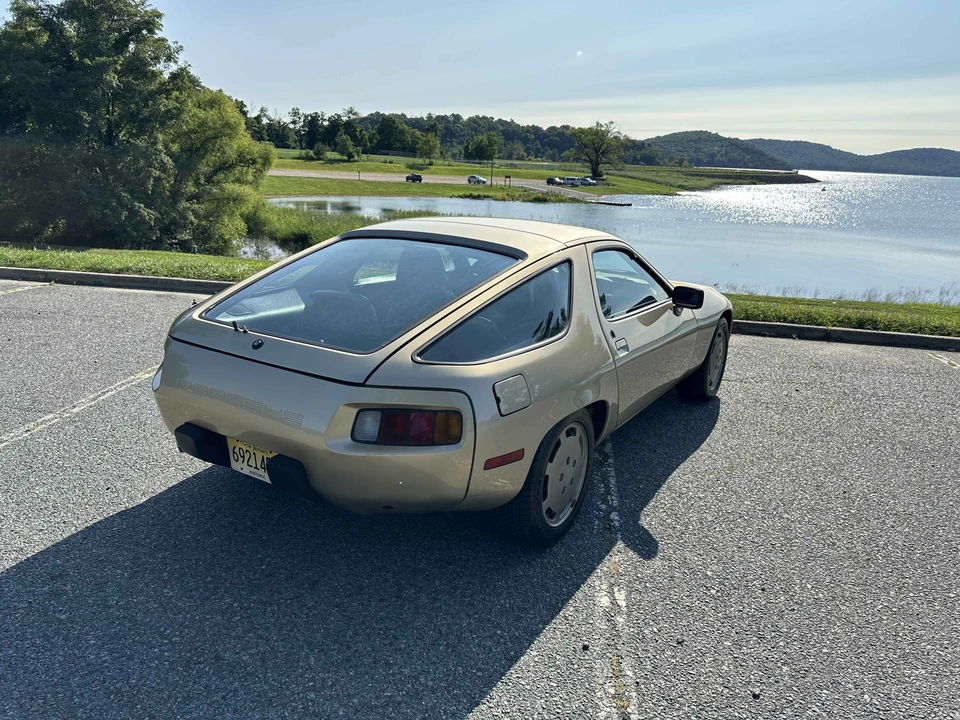 1984 Porsche 928 S - Image 14 of 31
