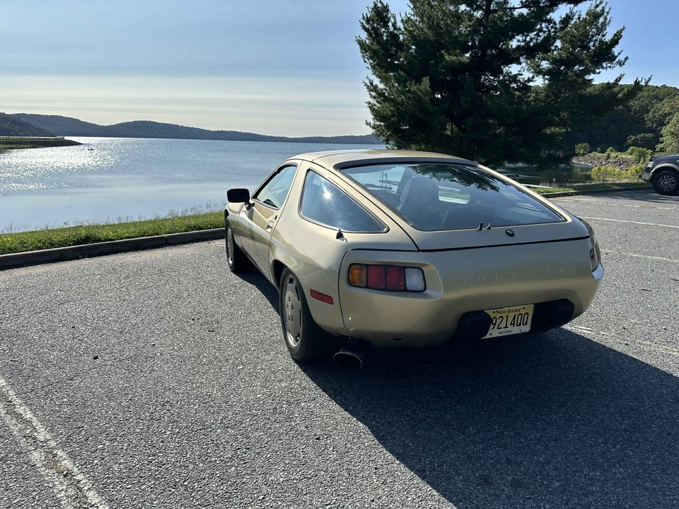 1984 Porsche 928 S - Image 16 of 31