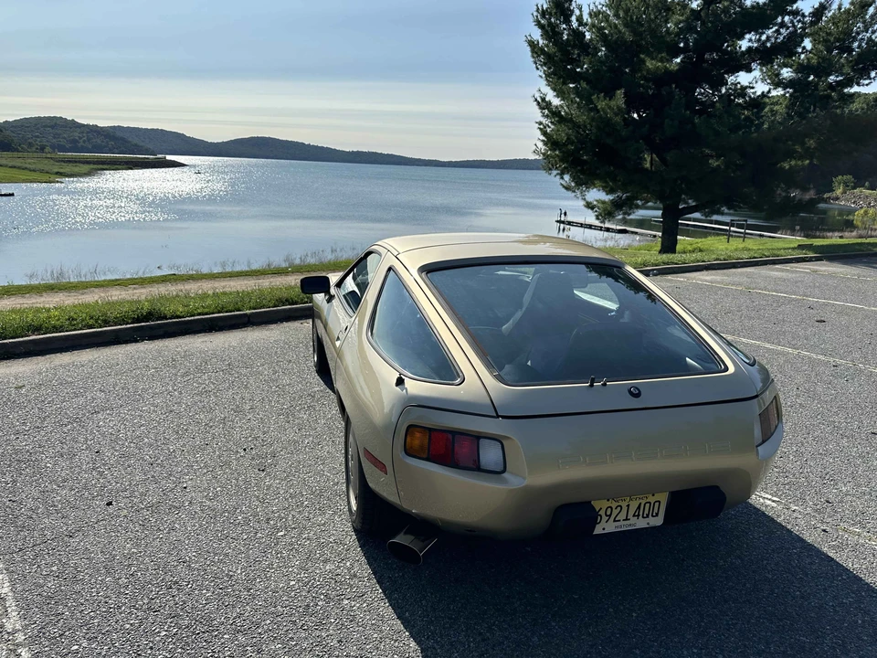 1984 Porsche 928 S - Image 17 of 31