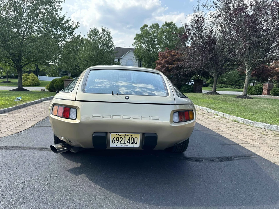 1984 Porsche 928 S - Image 24 of 31