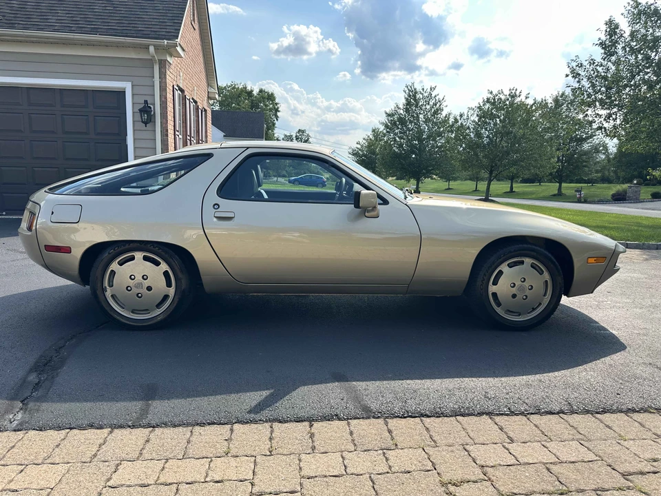 1984 Porsche 928 S - Image 26 of 31