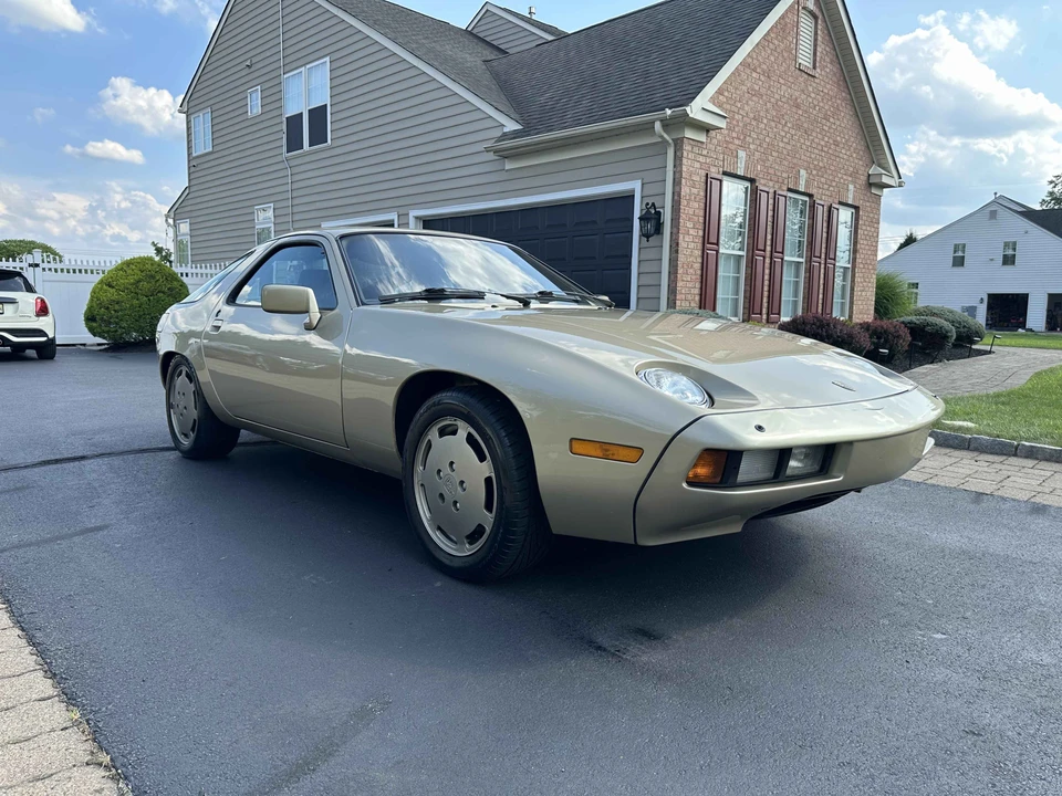 1984 Porsche 928 S - Image 27 of 31