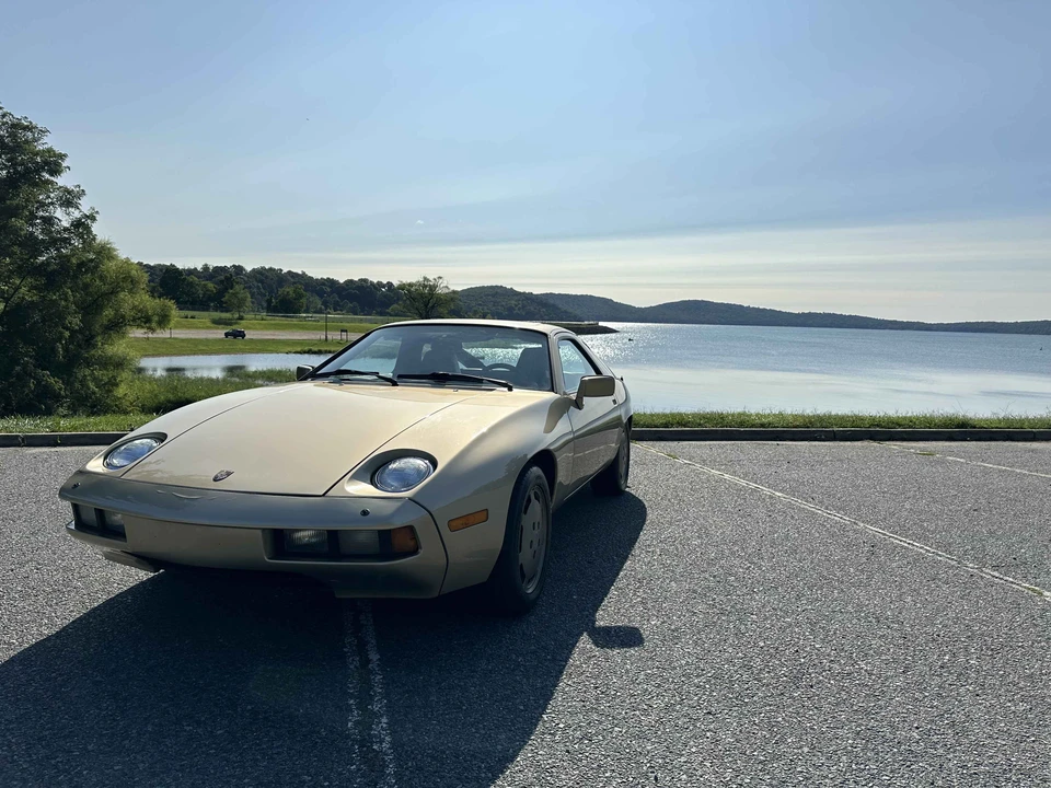 1984 Porsche 928 S - Image 6 of 31