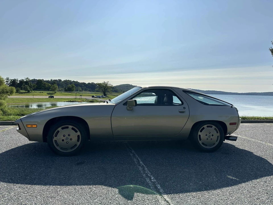 1984 Porsche 928 S - Image 7 of 31