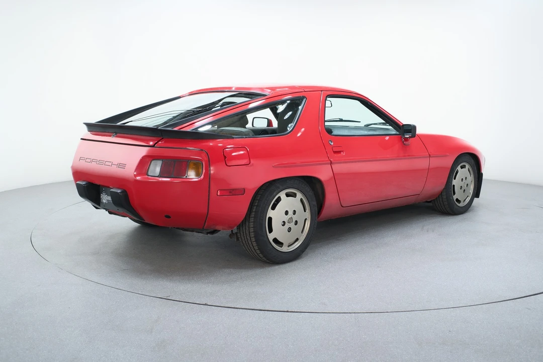 1984 Porsche 928 S - Image 10 of 21