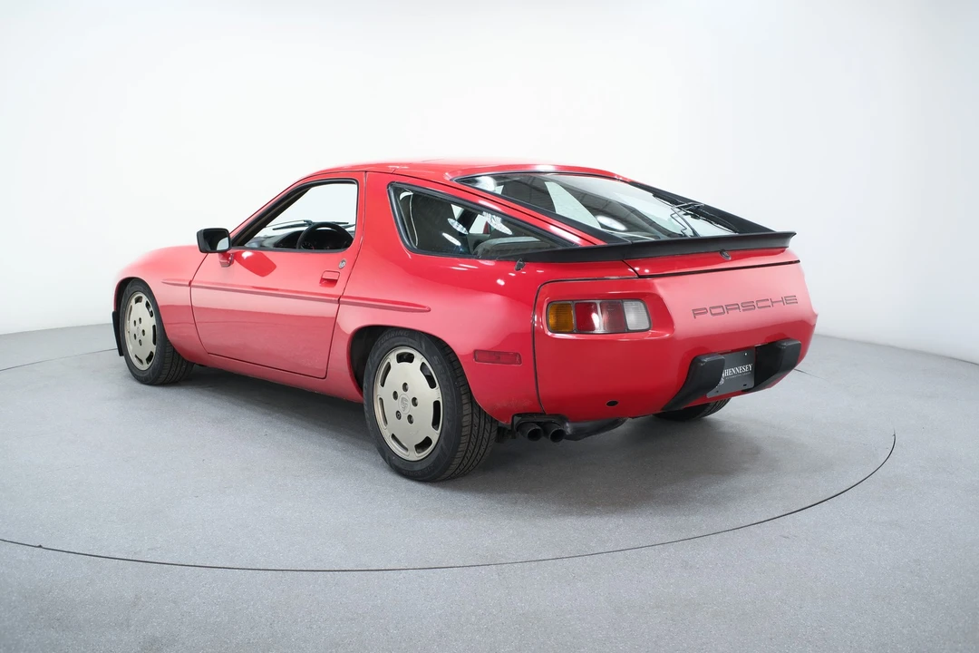 1984 Porsche 928 S - Image 8 of 21