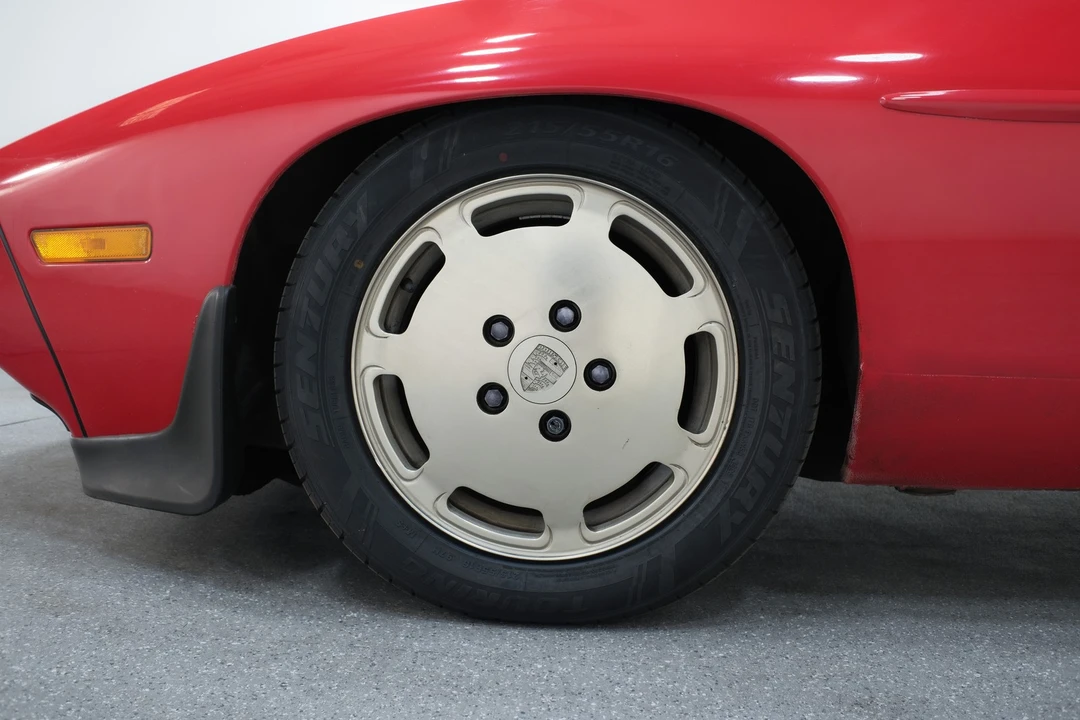 1984 Porsche 928 S - Image 17 of 21