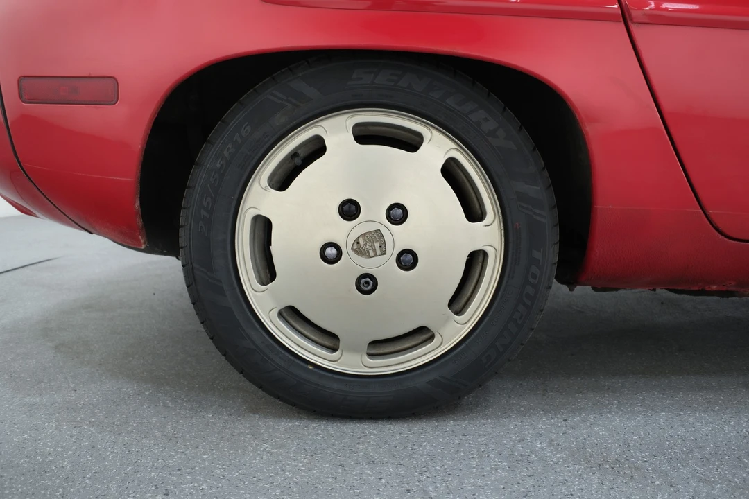 1984 Porsche 928 S - Image 15 of 21
