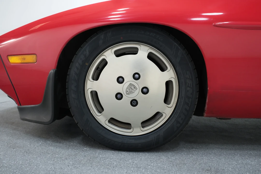 1984 Porsche 928 S - Image 22 of 31