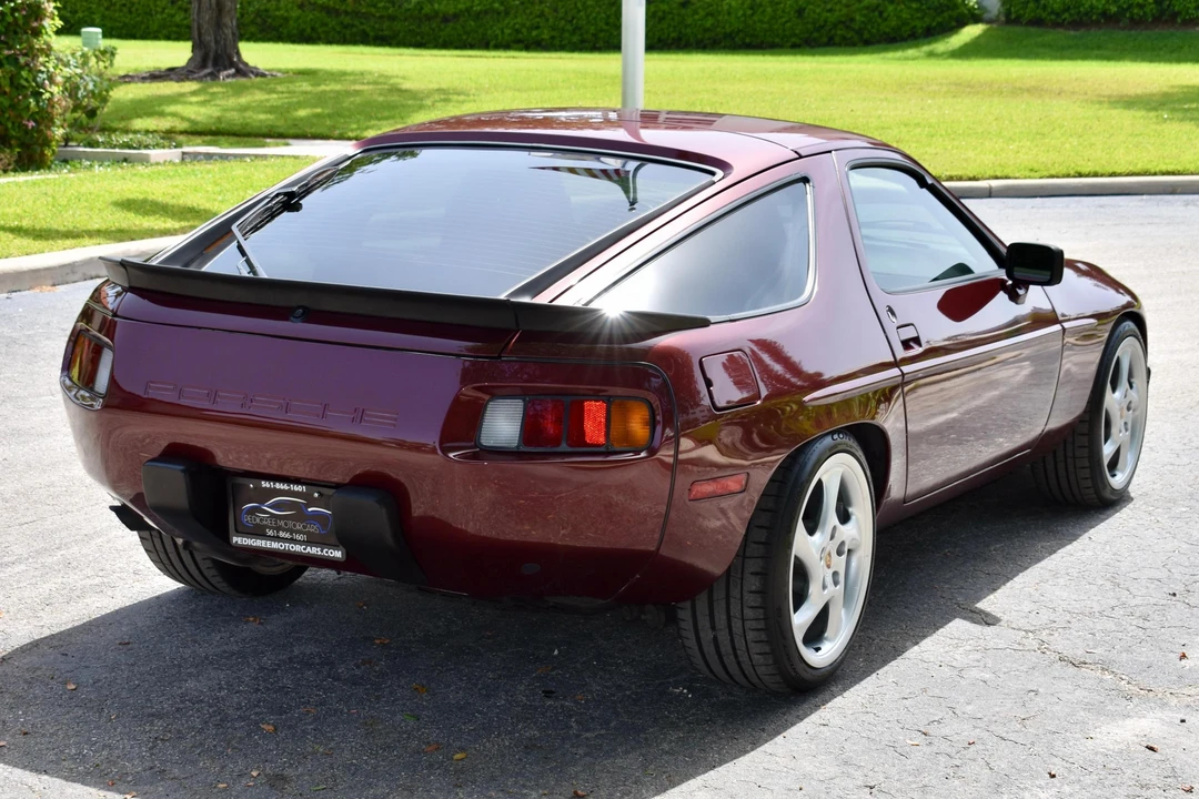 1984 Porsche 928 S - Image 4 of 31