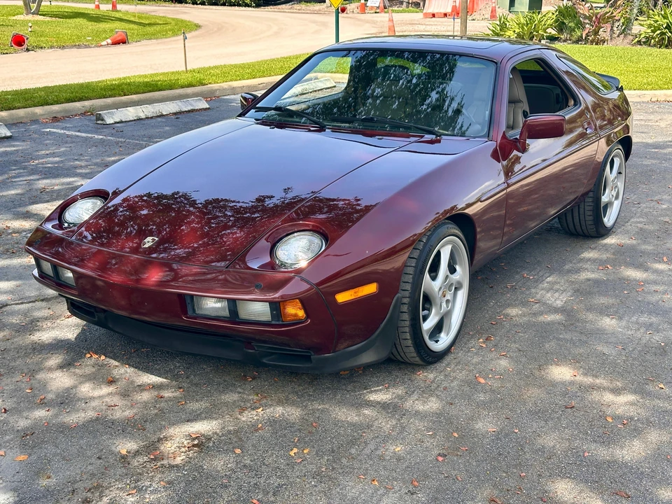 1984 Porsche 928 S - Image 13 of 31