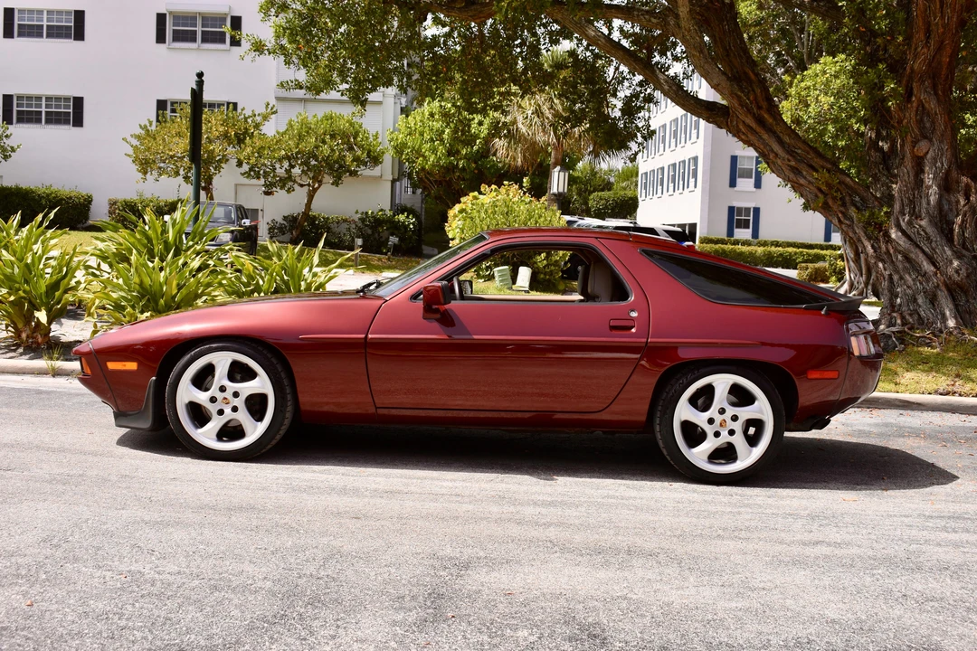 1984 Porsche 928 S - Image 18 of 31