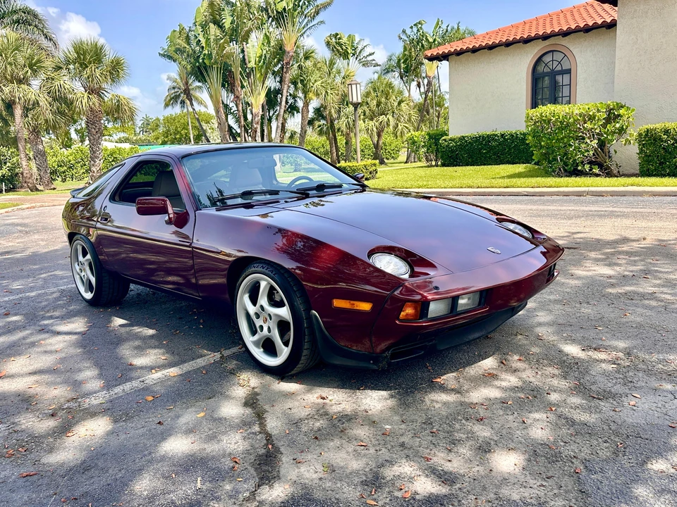 1984 Porsche 928 S - Image 25 of 31