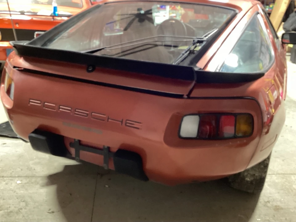 1984 Porsche 928 S - Image 5 of 21