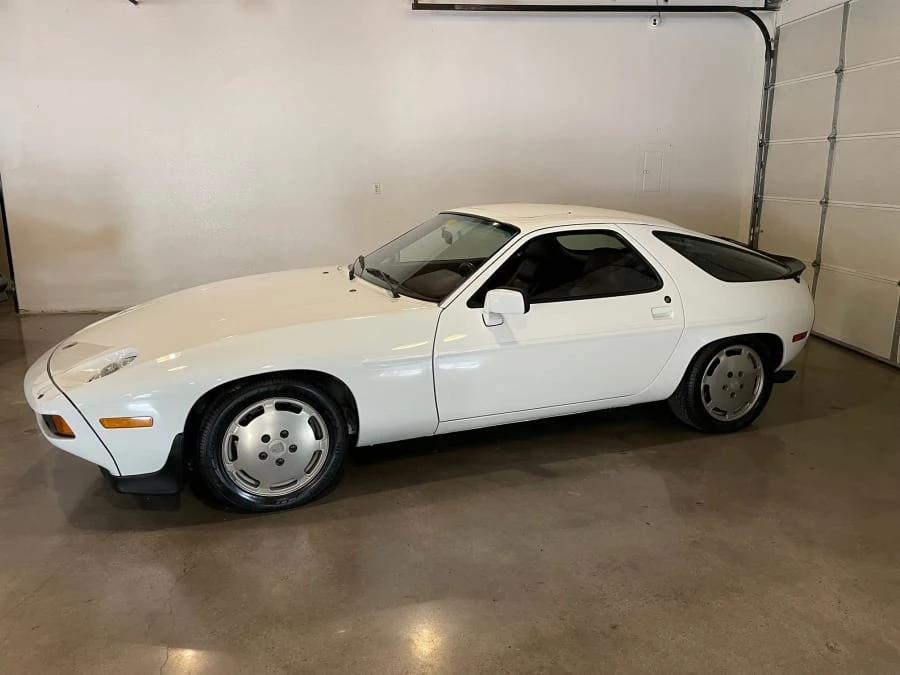 1984 Porsche 928 S - Image 2 of 10