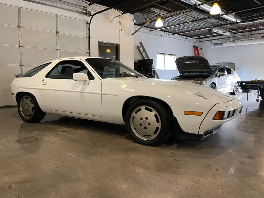 1984 Porsche 928 S - Image 4 of 10