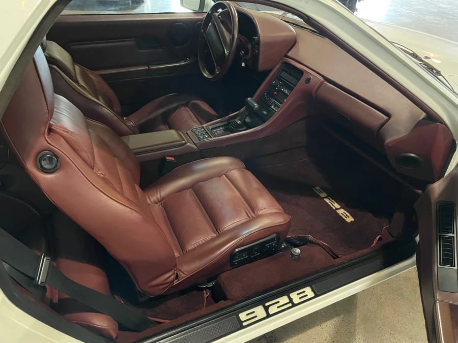 1984 Porsche 928 S - Image 8 of 10