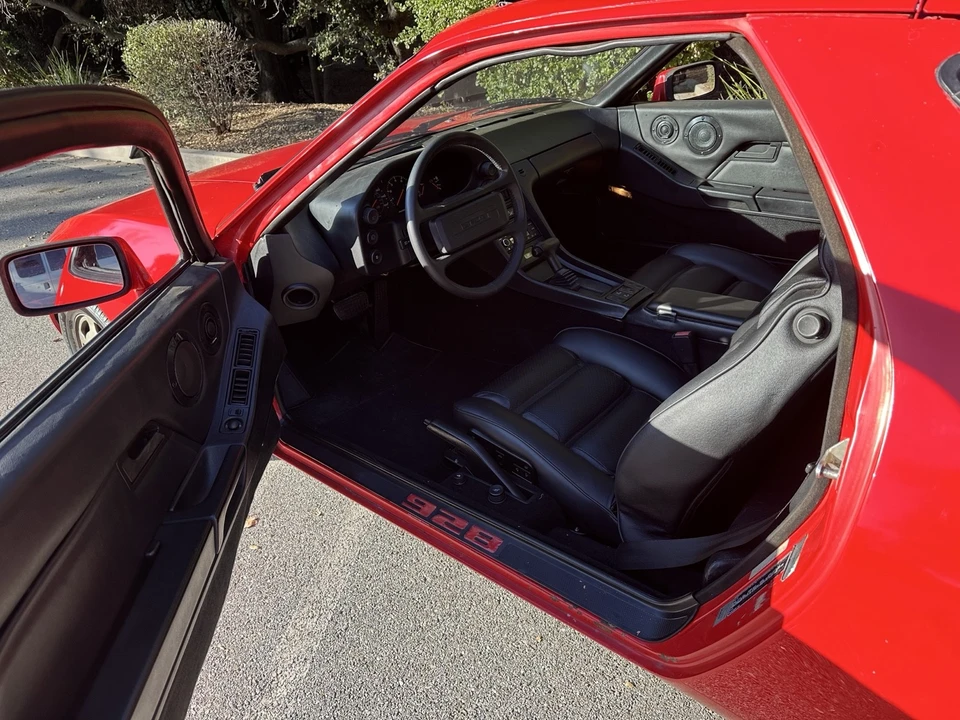 1984 Porsche 928 S - Image 8 of 11