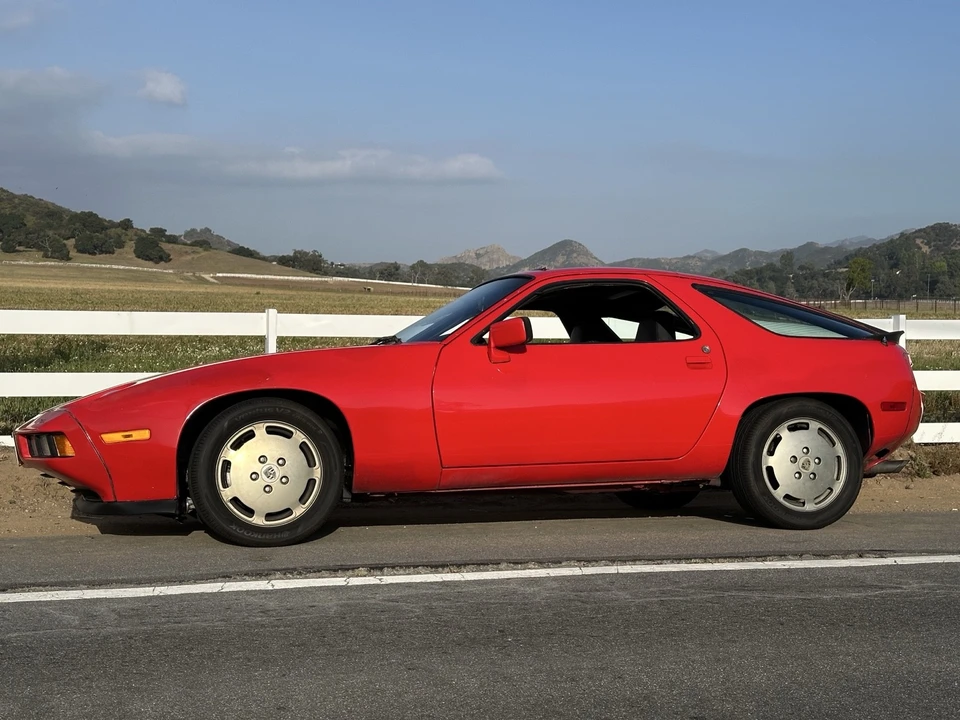 1984 Porsche 928 S - Image 3 of 25