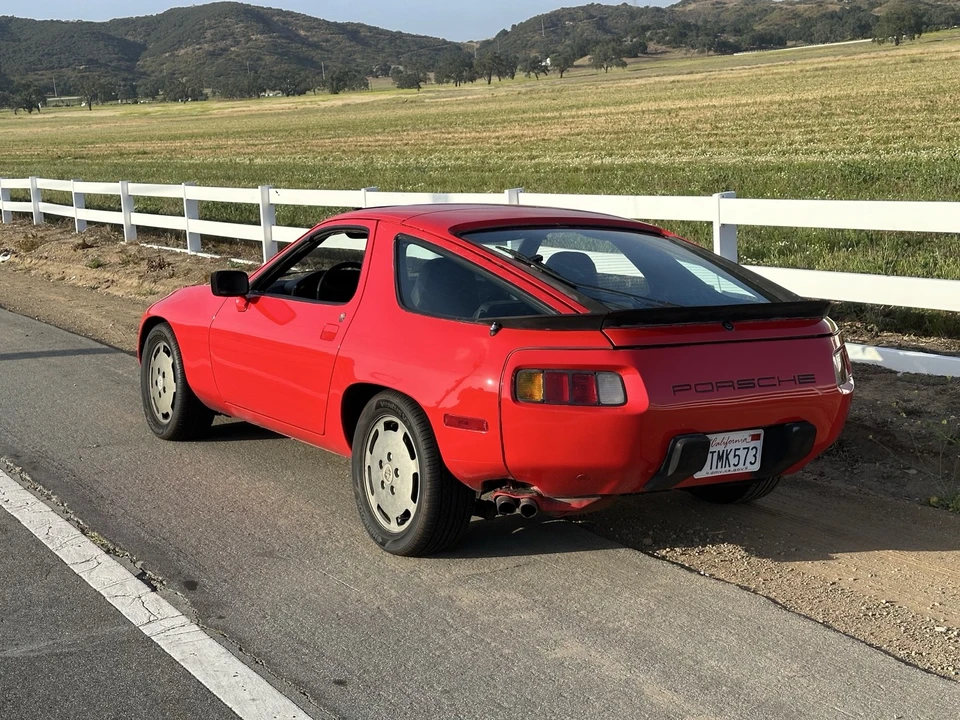 1984 Porsche 928 S - Image 12 of 25